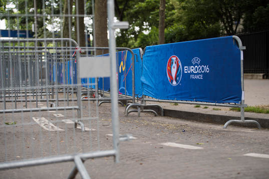 Kravallstaket utanför fan zone