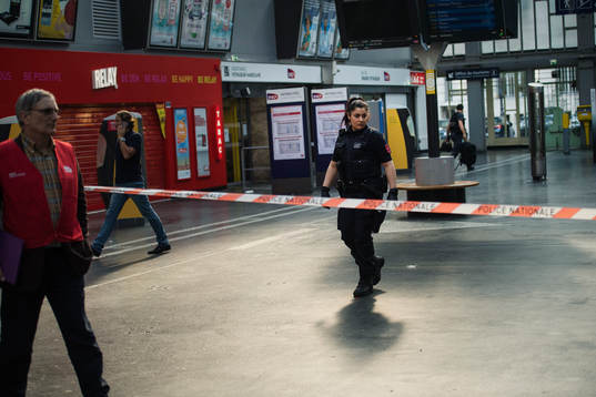 Avspärrat område inne på tågstationen Gare de l'est