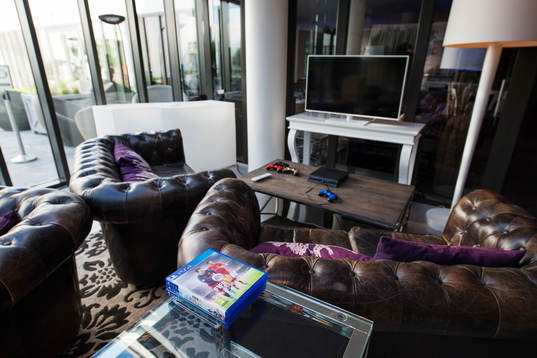 Sällskapsyta med tv-spel