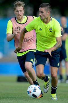 Sveriges Emil Forsberg och Mikael Lustig