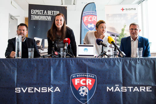 Tränare Jack Majgaard Jensen, nyförvärvet Lotta Schelin,