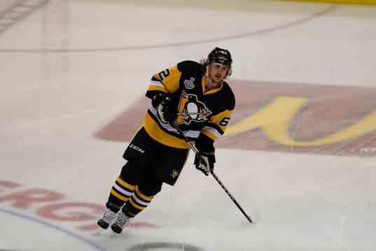 Pittsburgh Penguins left winger Carl Hagelin (62) skates in
