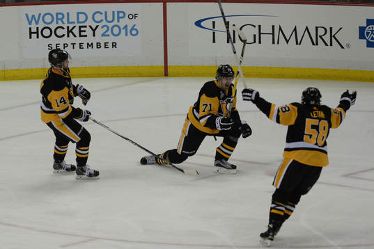 Pittsburgh Penguins center Evgeni Malkin (71) celebrates