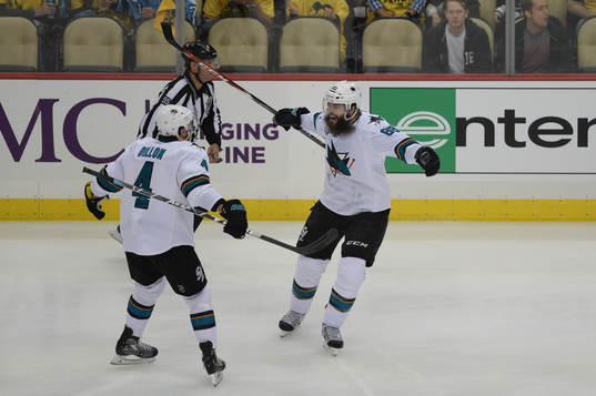 San Hose Sharks defensemen Brent Burns(88) celebrates his