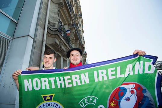 Callum Montgomery och Aaron Horner är supportrar från