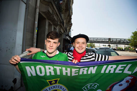 Callum Montgomery och Aaron Horner är supportrar från