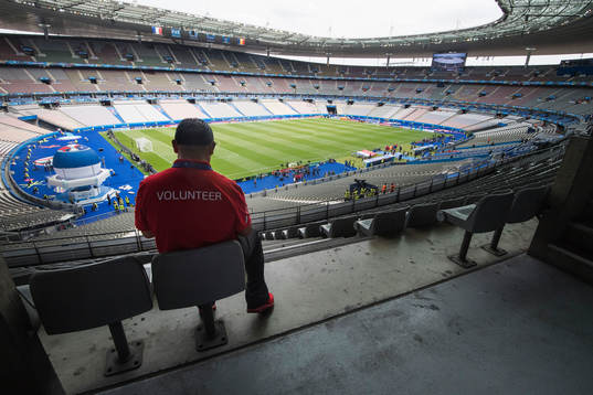 En volontär på Stade de France