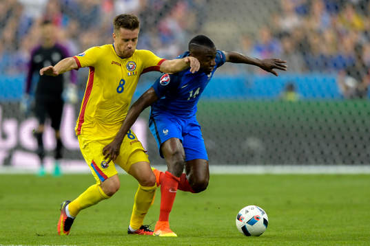 Rumäniens Mihai Pintilii och Frankrikes Blaise Matuidi