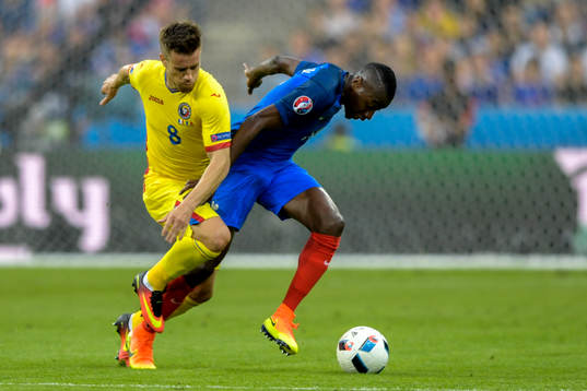 Rumäniens Mihai Pintilii och Frankrikes Blaise Matuidi
