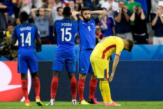 Frankrikes Blaise Matuidi, Paul Pogba och Olivier Giroud