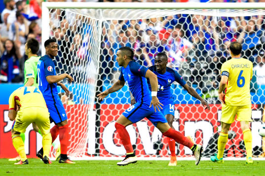 Frankrikes Dimitri Payet jublar
