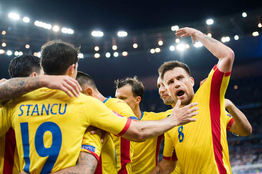 Bläddra bland fler bilder av Fotbolls-EM 2016, Dag 1, Frankrike - Rumänien
