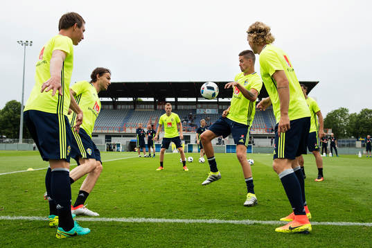 Kim Källström, Albin Ekdal, Sebastian Larsson, Mikael
