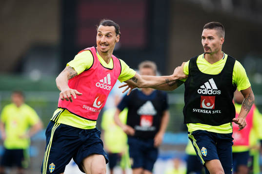 Zlatan Ibrahimovic utmanar Mikael Lustig