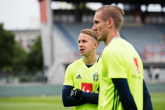 Målvakterna Patrik Carlgren och Robin Olsen