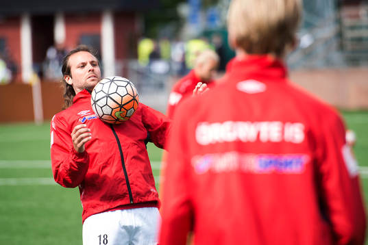 Örgrytes Hampus Bohman värmer upp