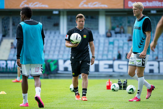 GAIS  Jesper Ljung leder uppvärmningen innan