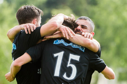 Bläddra bland fler bilder av Fotboll, Division 1 Norra, Akropolis - Carlstad United