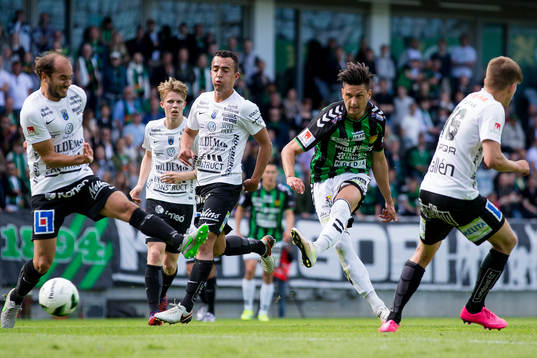 GAIS Luka Mijaljevic skjuter ett skott