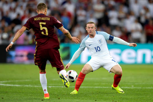 Rysslands Roman Neustädter och Englands Wayne Rooney