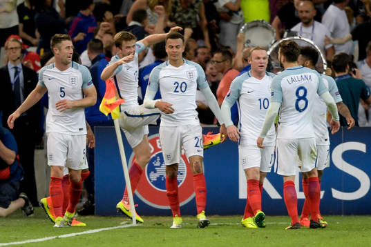 Englands Eric Dier jublar