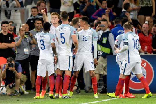 Englands Eric Dier jublar