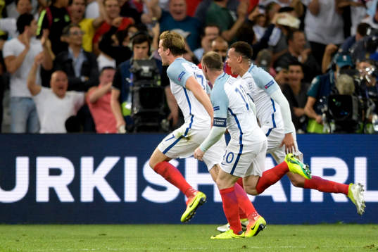 Englands Eric Dier jublar