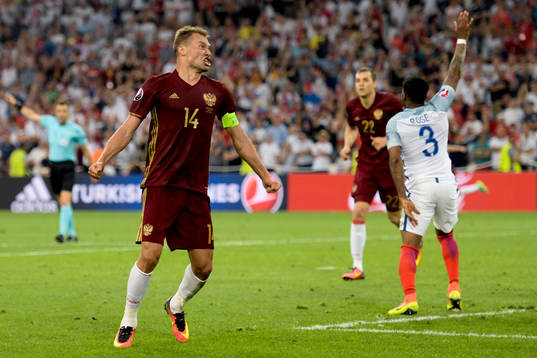 Rysslands Vasili Berezutski jublar