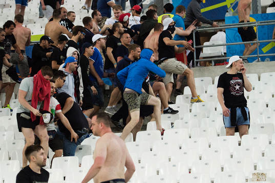 Bläddra bland fler bilder av Fotbolls-EM 2016, Dag 2, England - Ryssland