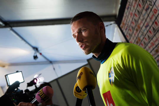 Marcus Berg i mixed zone