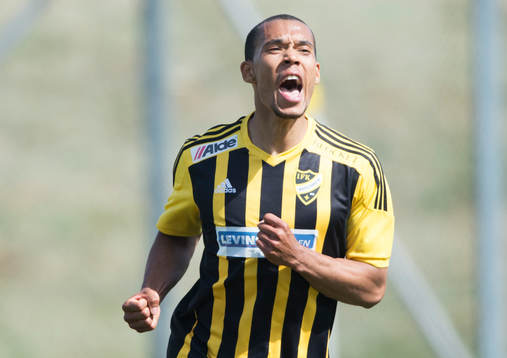 IFK Hässleholms Kevin Thompson har gjort 1-3 i matchen i