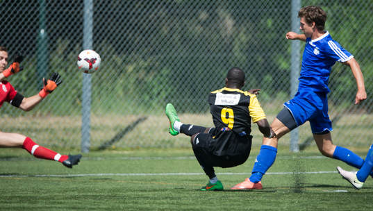 IFK Hässleholms Mike Andrew nära skjuta 0-3 i matchen i