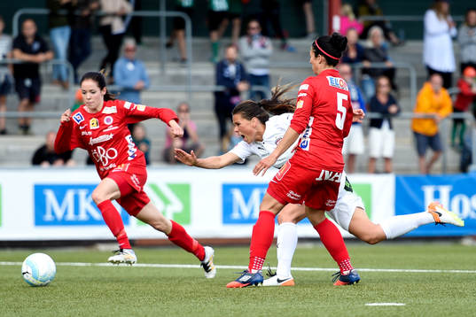 Rosengårds Sara Björk Gunnarsdottir fälls av Örebros