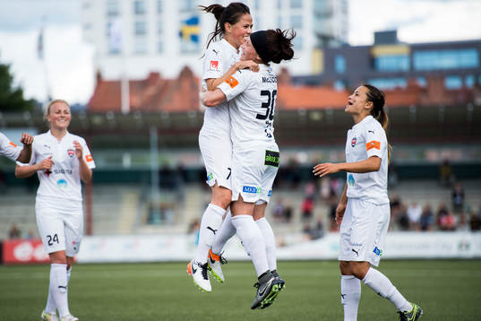 Rosengårds Sara Björk Gunnarsdottir jublar med att Ella