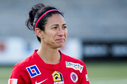 Örebros Marie-Eve Nault deppar