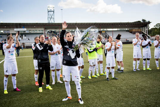 Rosengårds Sara Björk Gunnarsdottir avtackas