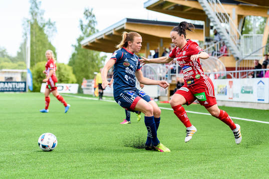 Linköpings Jessica Samuelsson och Piteås June Pedersen