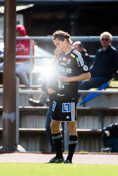 Carlstads Claes Nyman drickat vatten