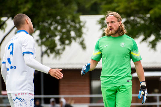 Akropolis Alex Simovski och målvakt Simon Lundgren