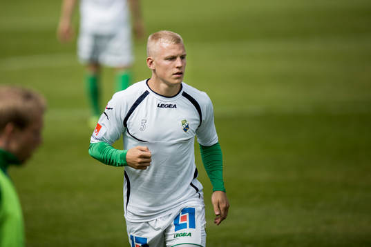 Ljungskiles Petter Björlund värmer upp