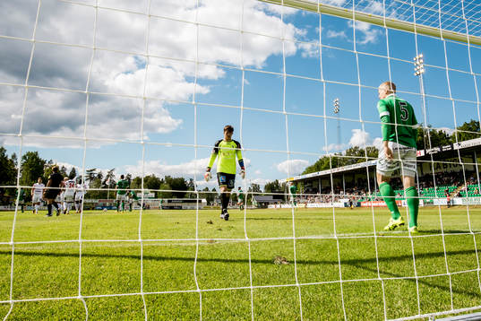 Ljungskiles målvakt August Strömberg och Petter Björlund