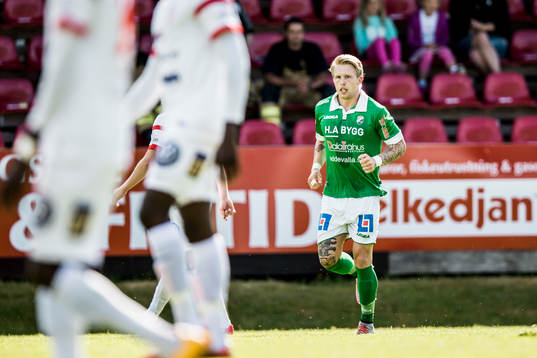 Ljungskiles Tim Nilsen har kvitterat till 1-1