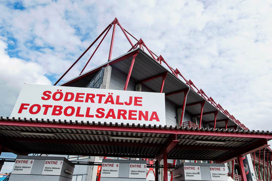 Generell vy över entrén till Södertälje Fotbollsarena