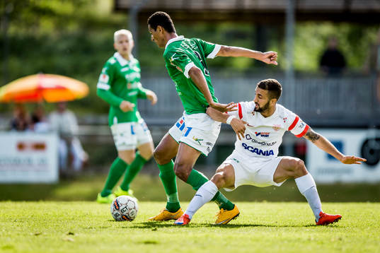 Ljungskiles Josemar Santana Silva före Assyriskas George