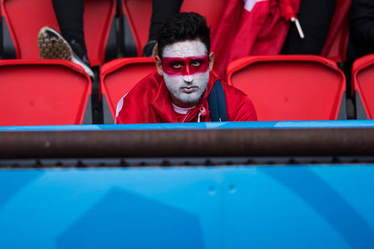 En supporter från Turkiet deppar