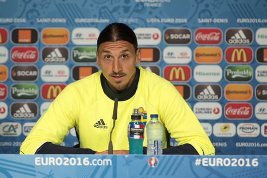 Sveriges Zlatan Ibrahimovic på denna handout-bild från