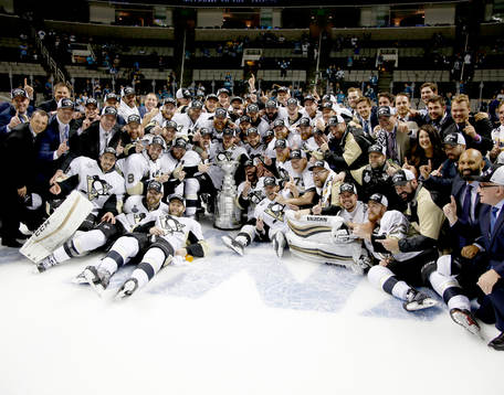 Pittsburgh Penguins take a team photo