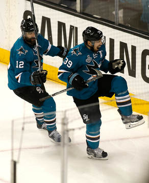 San Jose Sharks center Logan Couture (39) celebrates