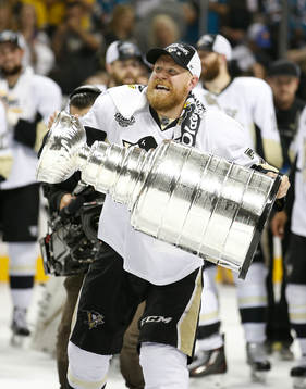 Pittsburgh Penguins right wing Patric Hörnqvist (72)