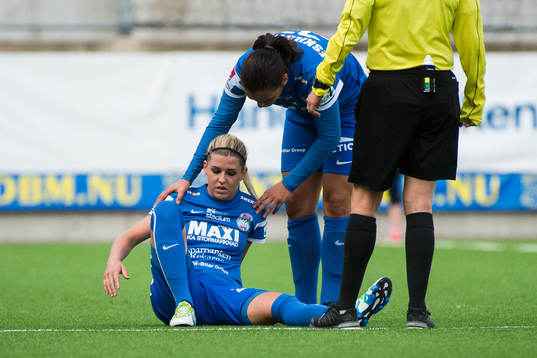 Eskilstunas Olivia Schough har ont